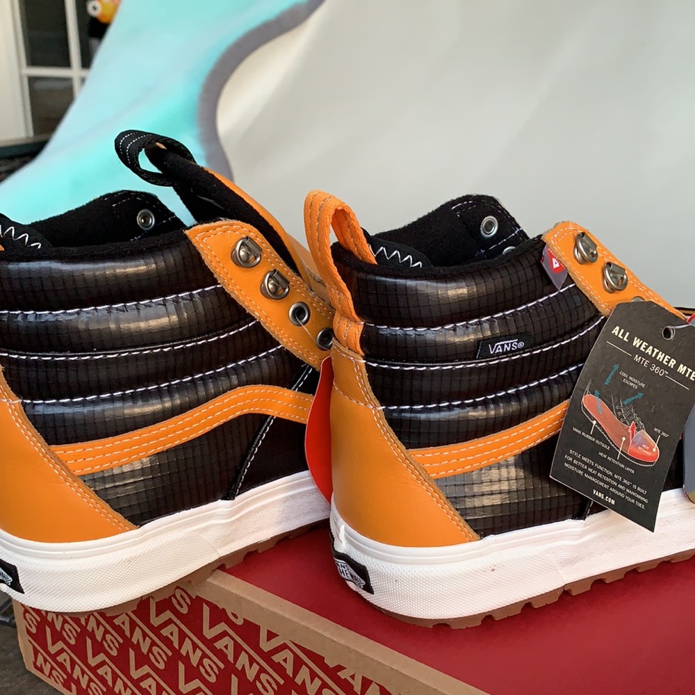 VANS WMNS SK8-HI MTE 2.0 DX APRICOT/BLACK Waterproof Sneakers - Picture 15 of 16